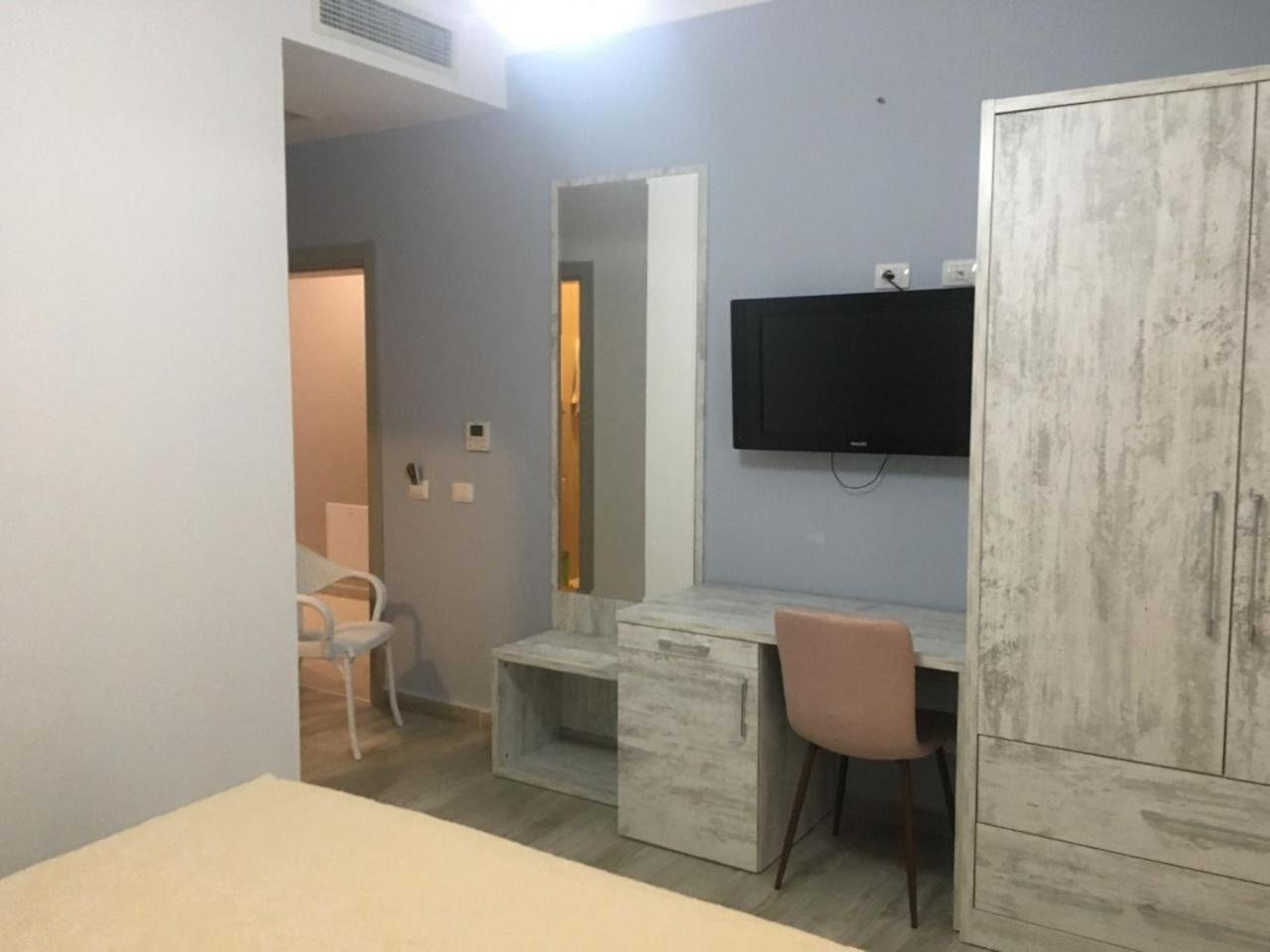 Hotel Maren Durrës Buitenkant foto