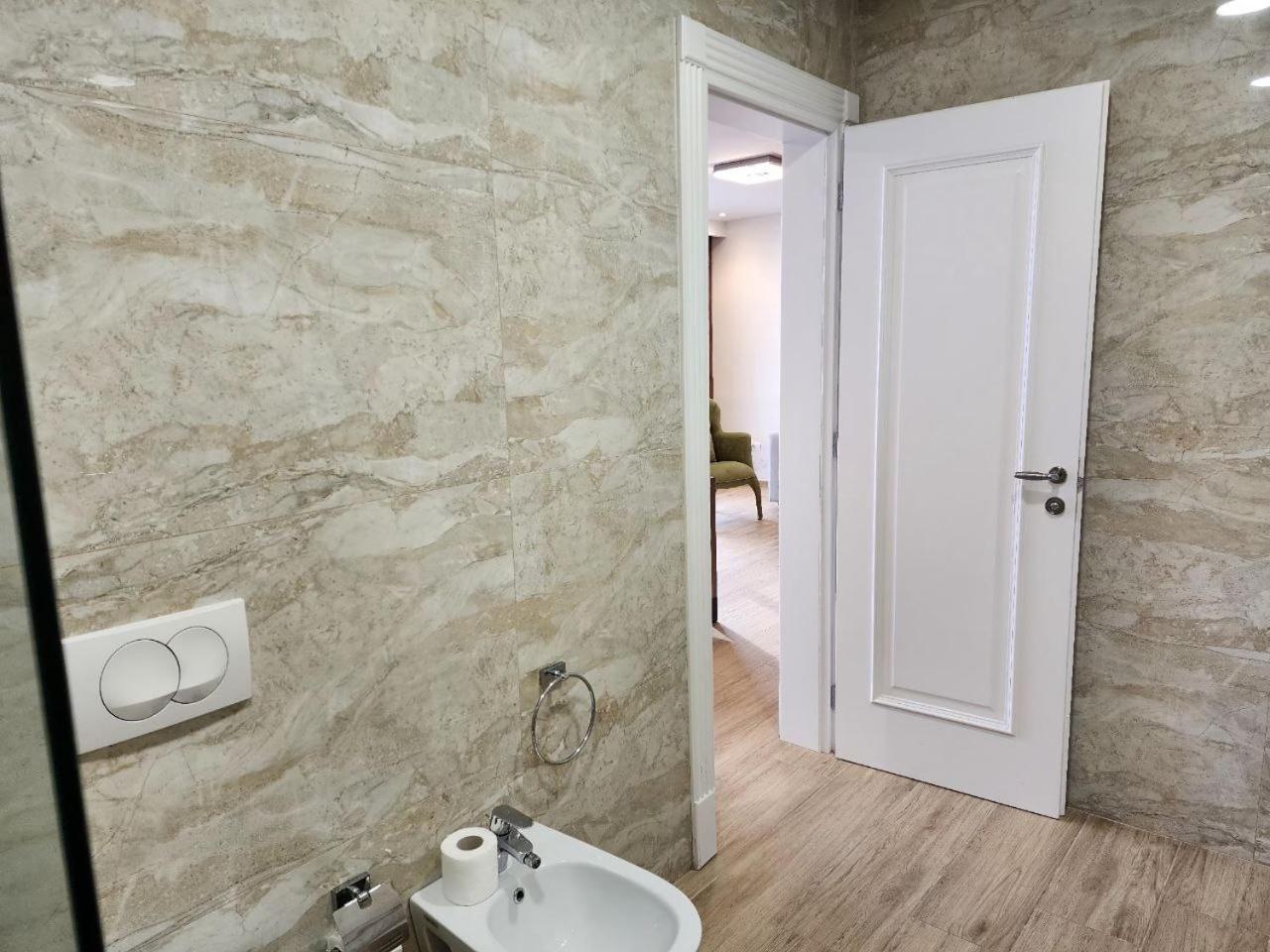 Hotel Maren Durrës Buitenkant foto